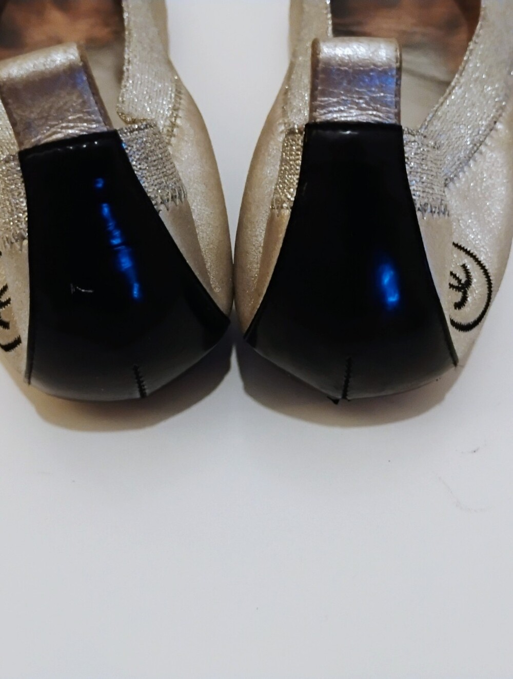 CHANEL Silver Metallic and Black Leather Ballet Flats With CC Logo Size 39 - Picture 4 of 8